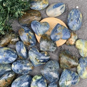 Tim & Palm Kyanite | Đá trang trí, sưu tầm, healing | CADA DECOR