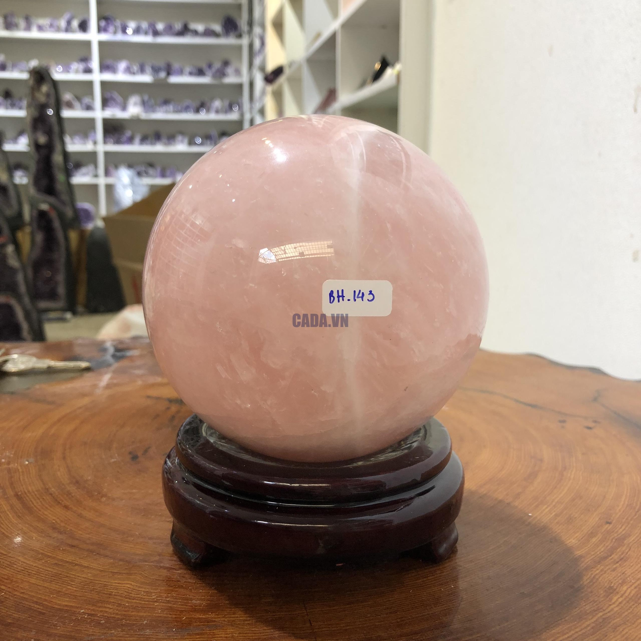 Bi cầu Thạch Anh Hồng – Rose Quartz Sphere (BH143), ĐK: 12,10 CM, KL: 2,385 KG