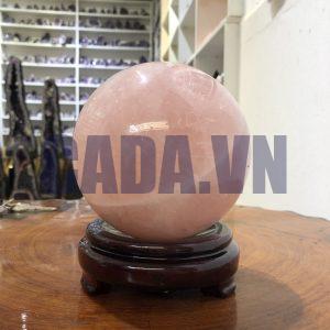 Bi cầu Thạch Anh Hồng – Rose Quartz Sphere (BH143), ĐK: 12,10 CM, KL: 2,385 KG