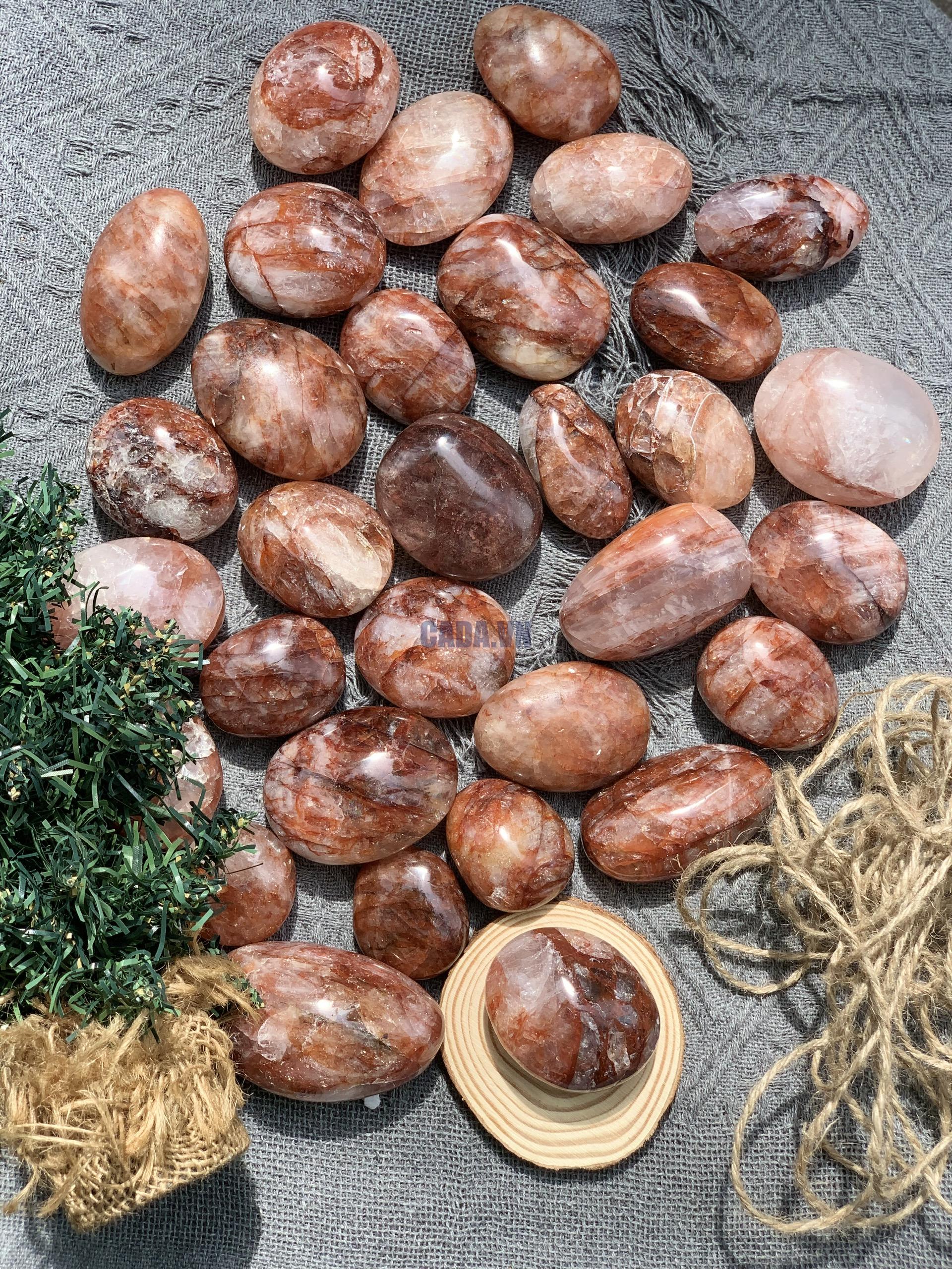 Thạch anh lửa | Palm fire quartz | Đá trang trí, sưu tầm, healing | CADA DECOR