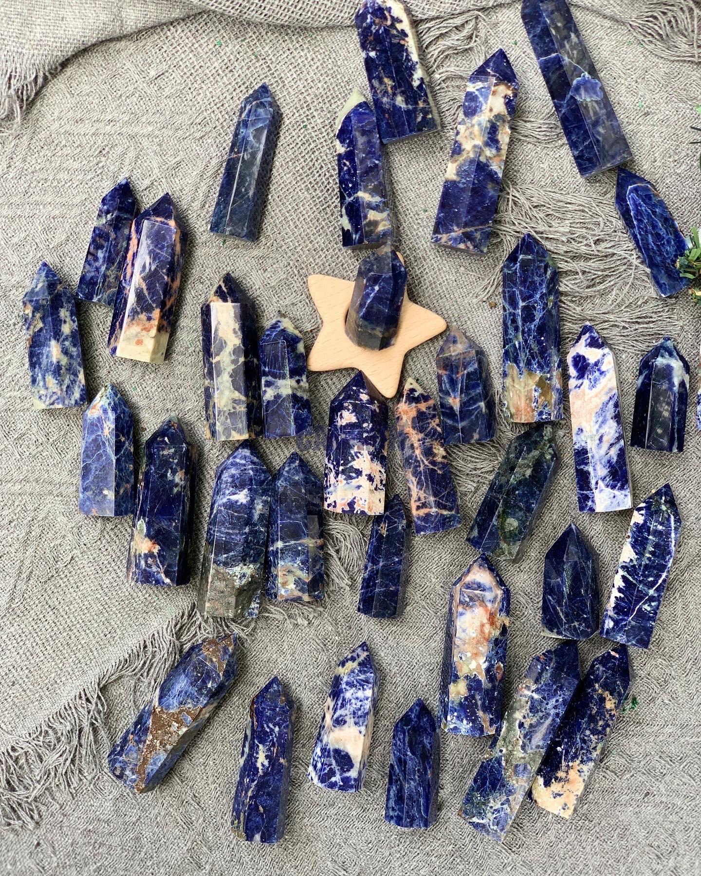 Trụ đá Sodalite | Sodalite point | Đá trang trí, sưu tầm, healing | CADA DECOR