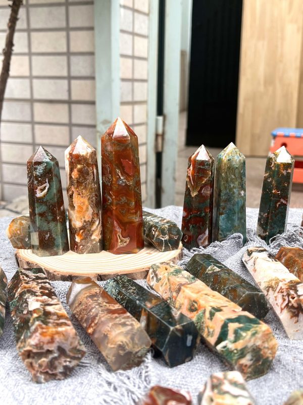 Trụ đá Red Moss Agate - Red Moss Agate Point | Đá thanh tẩy, Healing, Tarot