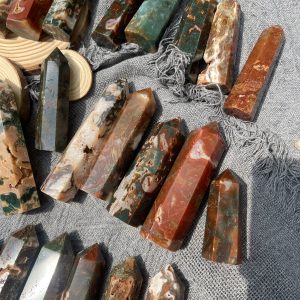 Trụ đá Red Moss Agate - Red Moss Agate Point | Đá thanh tẩy, Healing, Tarot