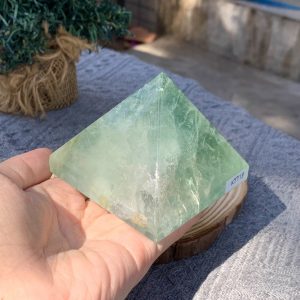 KIM TỰ THÁP ĐÁ FLUORITE (KTT19) KT: 5,8*6,8 CM - KL: 0,37 KG 