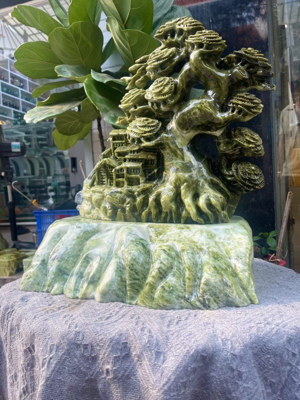 Cây tài lộc - Cây tùng đá chất ngọc xanh - KT: 36*38 CM - KL: 13.38 KG (MS : HP10)