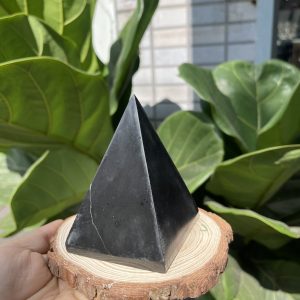 KIM TỰ THÁP ĐÁ TOURMALINE