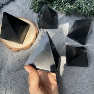 KIM TỰ THÁP ĐÁ TOURMALINE