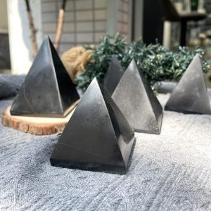 KIM TỰ THÁP ĐÁ TOURMALINE