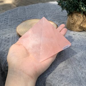 KIM TỰ THÁP ĐÁ THẠCH ANH HỒNG (KTT10) KT: 6,5*7,7 CM - KL: 0,405 KG 