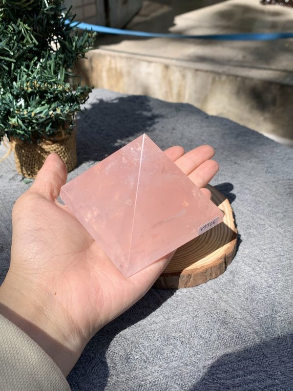 KIM TỰ THÁP ĐÁ THẠCH ANH HỒNG (KTT06) KT: 5,7*7,3 CM - KL: 0,335 KG 