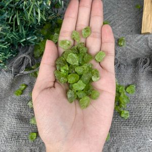Đá Thô Peridot xanh lá - Đá thanh tẩy - Đá Tarot | CADA DECOR