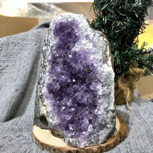HỐC THẠCH ANH TÍM NHỎ – SMALL AMETHYST (TV402), KL: 1,416KG, KT: 14*10 CM