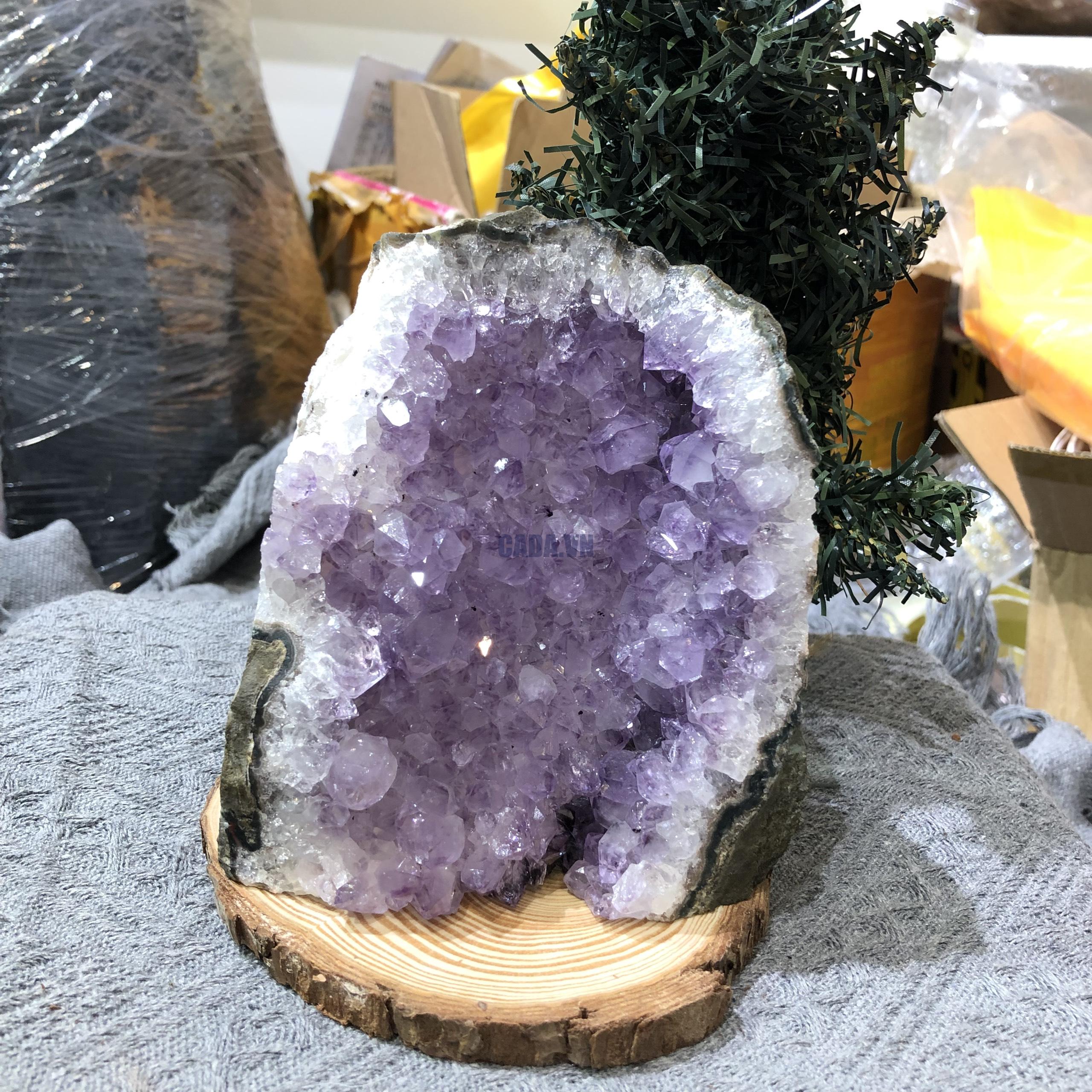 HỐC THẠCH ANH TÍM NHỎ – SMALL AMETHYST (TV401), KL: 1,218KG, KT: 12,5*10,5 CM