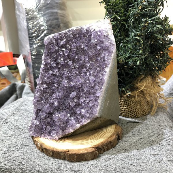 HỐC THẠCH ANH TÍM NHỎ – SMALL AMETHYST (TV408), KL: 2,579KG, KT: 13*10,5CM