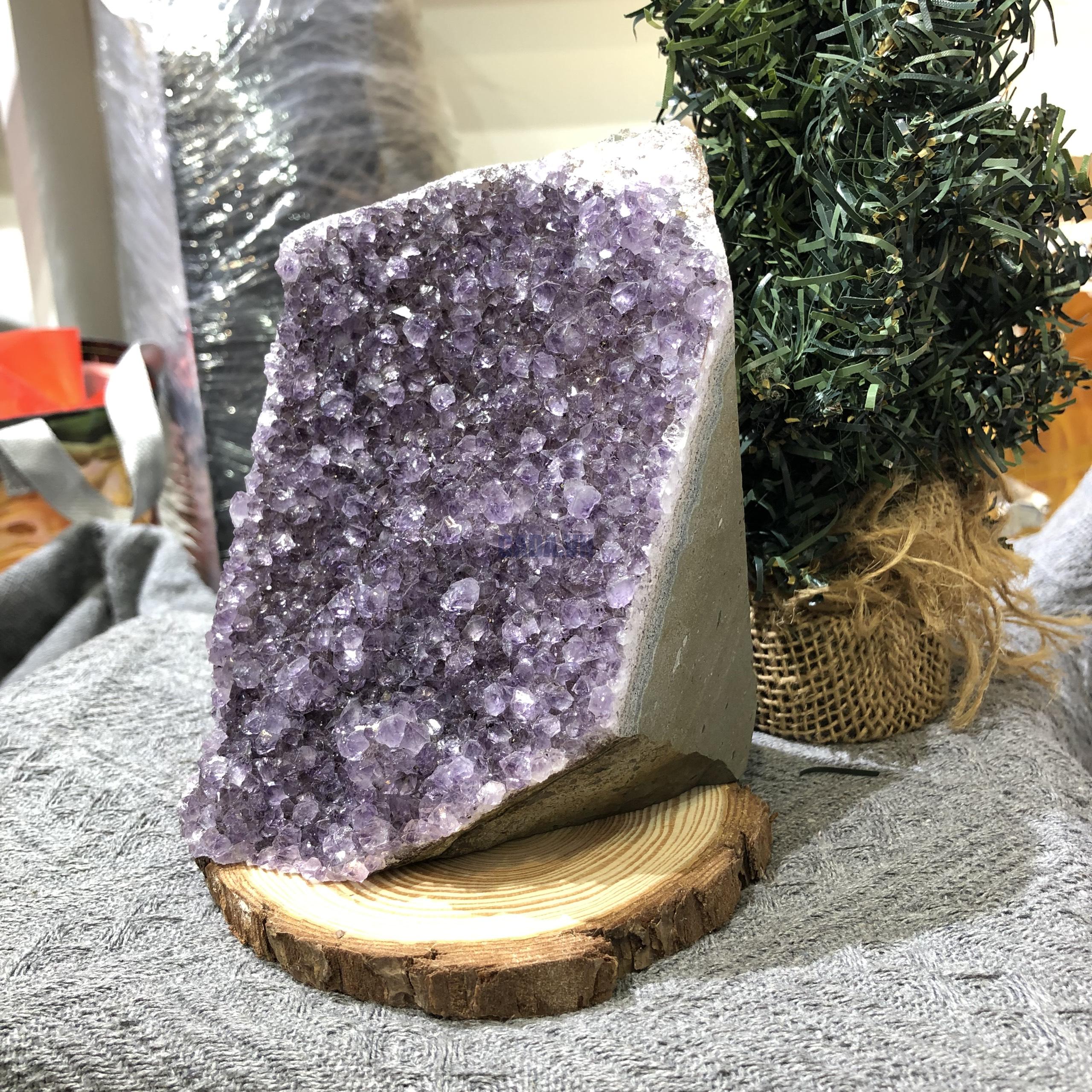 HỐC THẠCH ANH TÍM NHỎ – SMALL AMETHYST (TV408), KL: 2,579KG, KT: 13*10,5CM