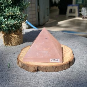 KIM TỰ THÁP ĐÁ THẠCH ANH HỒNG (KTT06) KT: 5,7*7,3 CM - KL: 0,335 KG 