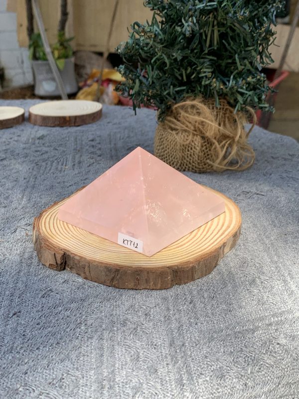 KIM TỰ THÁP ĐÁ THẠCH ANH HỒNG (KTT12) KT: 4,5*7,1 CM - KL: 0,255 KG 