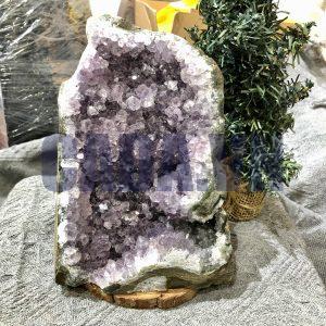HỐC THẠCH ANH TÍM NHỎ – SMALL AMETHYST (TV400), KL: 2,513KG, KT: 17*13 CM