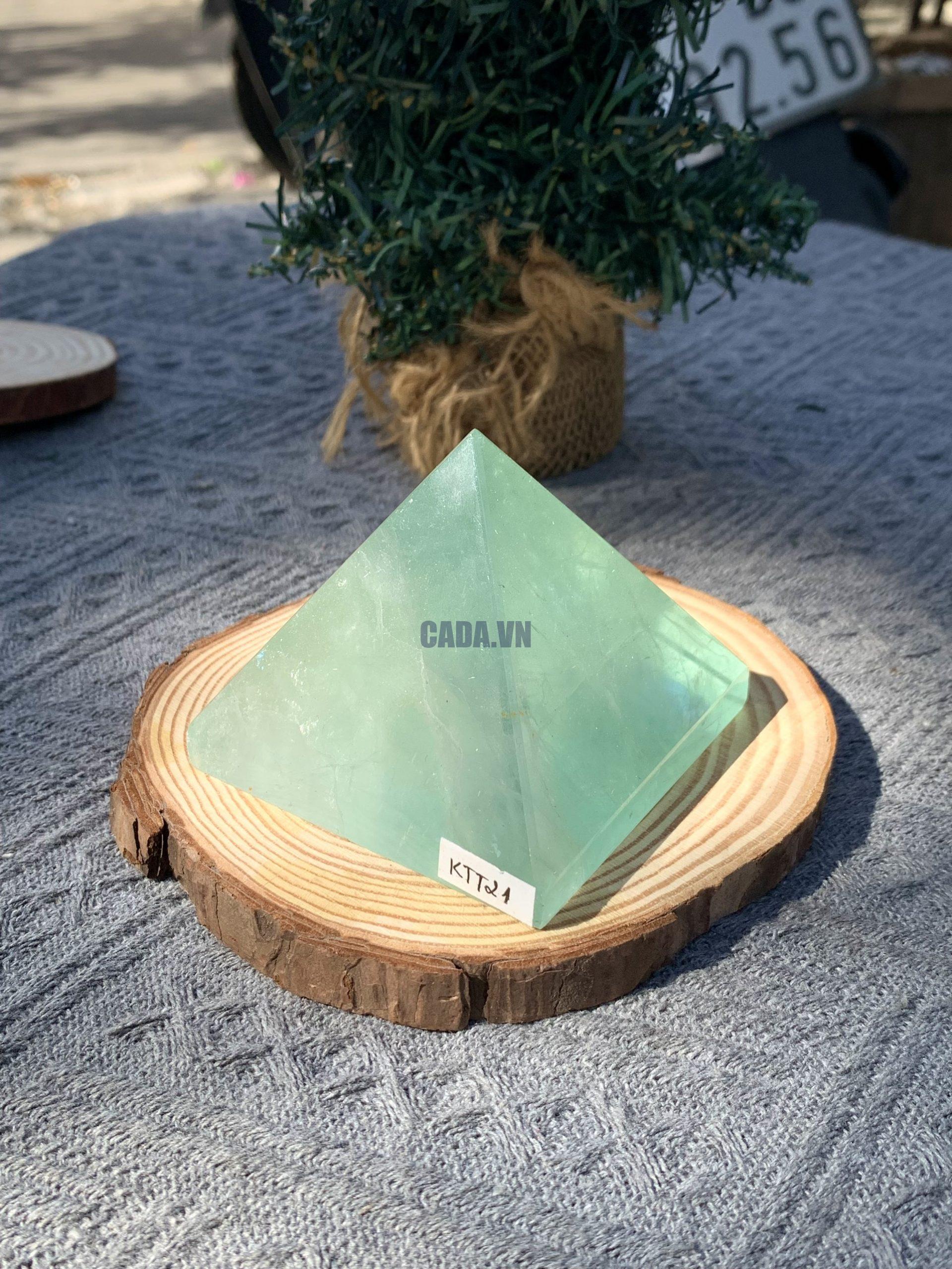 KIM TỰ THÁP ĐÁ FLUORITE (KTT21) KT: 6,2*6,9 CM - KL: 0,35 KG