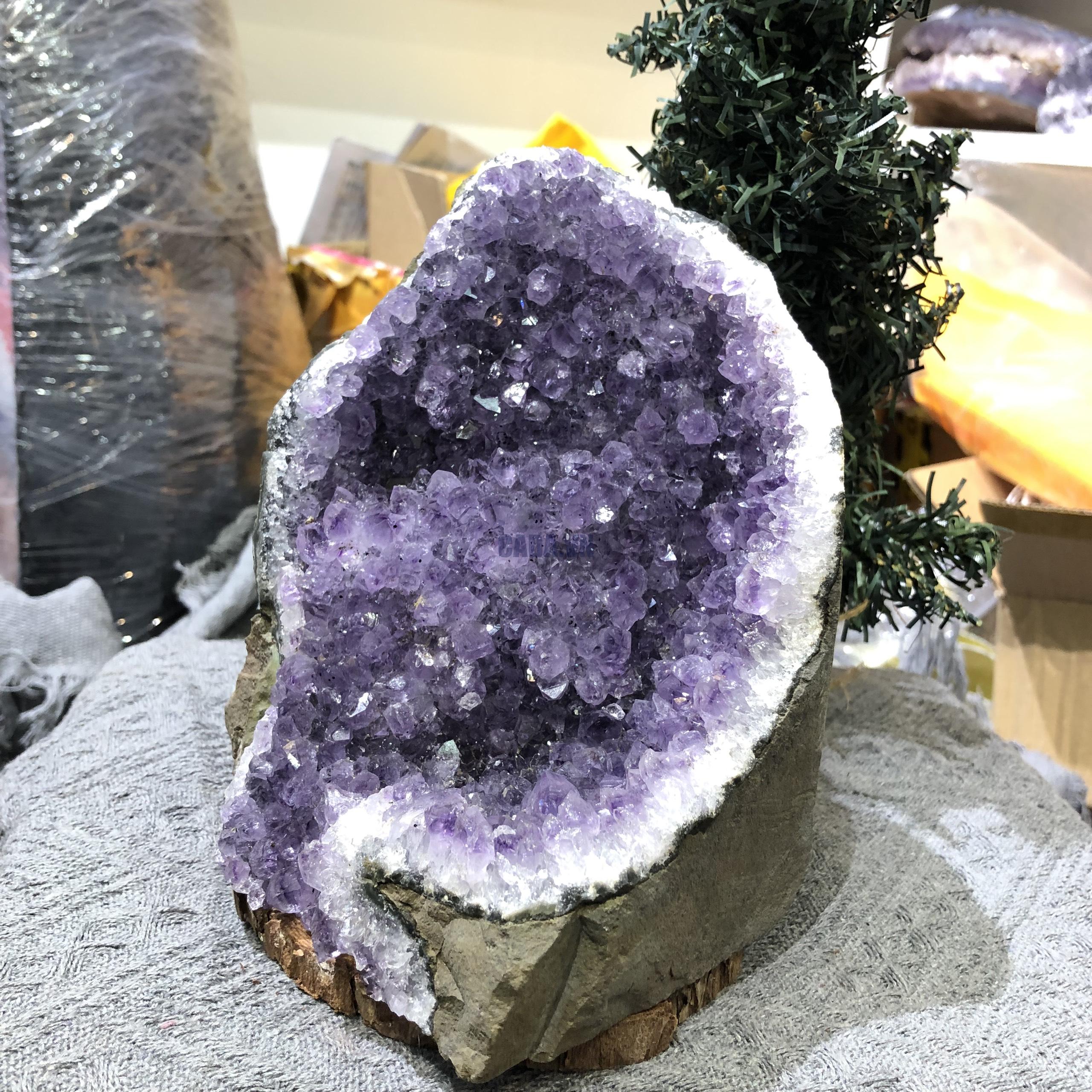 HỐC THẠCH ANH TÍM NHỎ – SMALL AMETHYST (TV407), KL: 1,601KG, KT: 16*13,5 CM