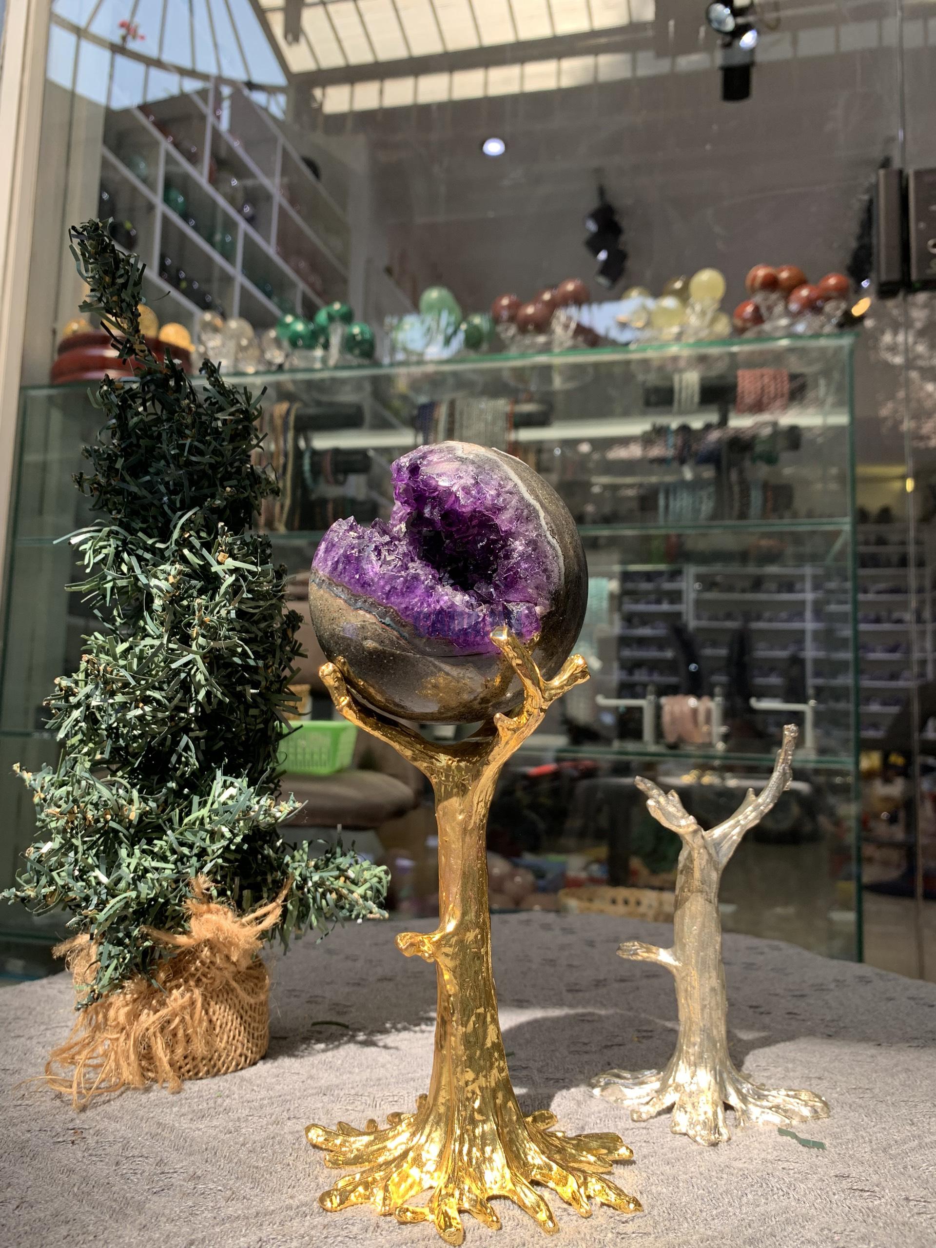 Bi Cầu Miệng Cười Thạch Anh Tím – Amethyst (BTH13) - KL: 0,615 KG - ĐK: 8,3CM