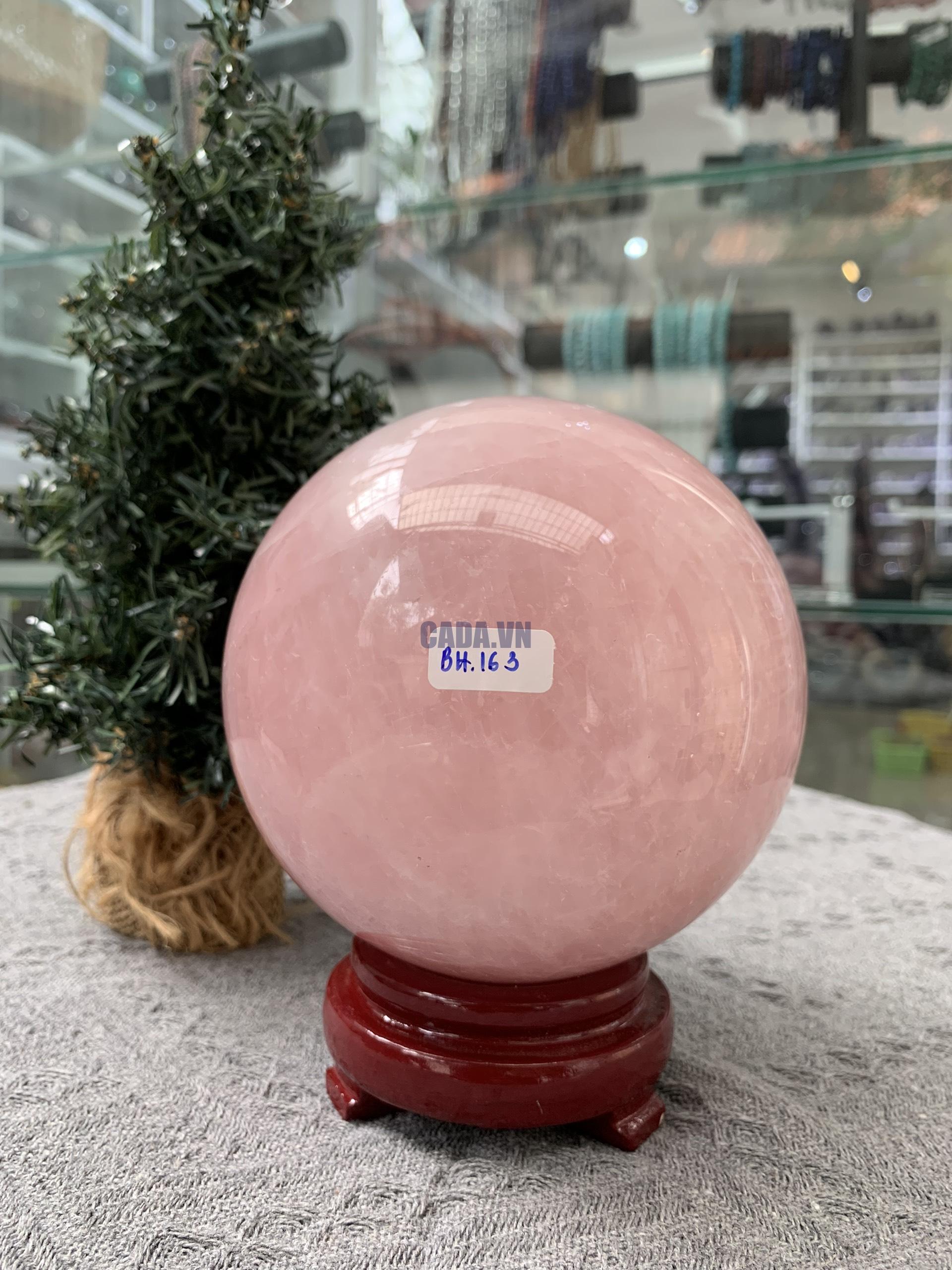 Bi cầu Thạch Anh Hồng – Rose Quartz Sphere (BH163), ĐK: 12,10CM, KL: 2,495KG