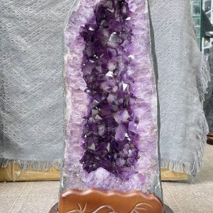 ĐỘNG THẠCH ANH TÍM URUGUAY 26,12 KG - KT: 56*20*18 CM