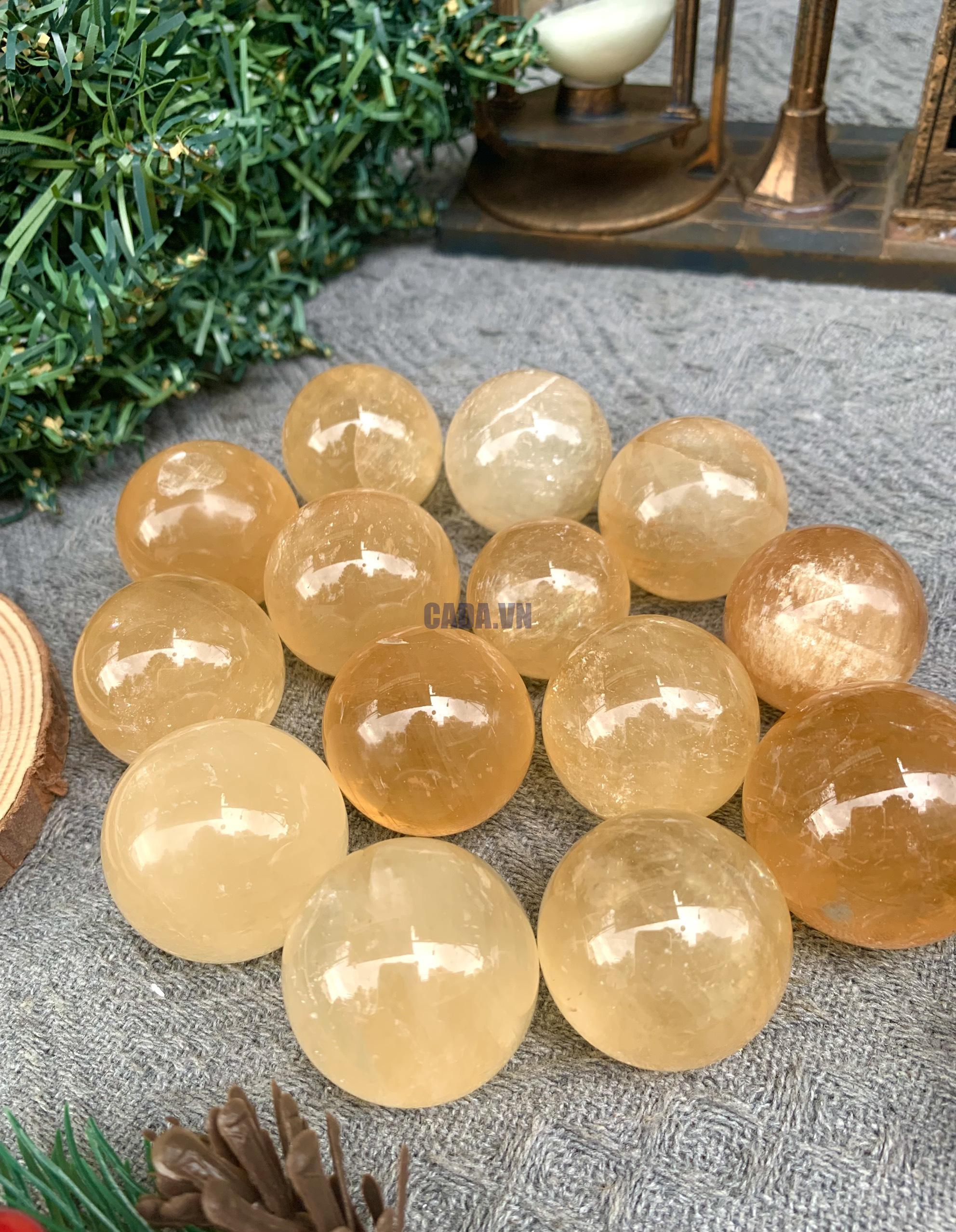 Bi Cầu Honey Calcite | CADA DECOR