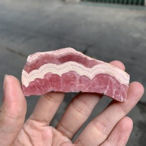  Đá Đào Hoa – Rhodochrosite (ĐH07), KT 2,8*7CM | CADA DECOR