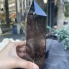 TRỤ THẠCH ANH KHÓI – SMOKY QUARTZ POINT (TAK21), KL:1,316KG, KT: 20*8,5CM