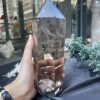 TRỤ THẠCH ANH KHÓI – SMOKY QUARTZ POINT (TAK25), KL:1,294KG, KT: 20,5*7,5CM