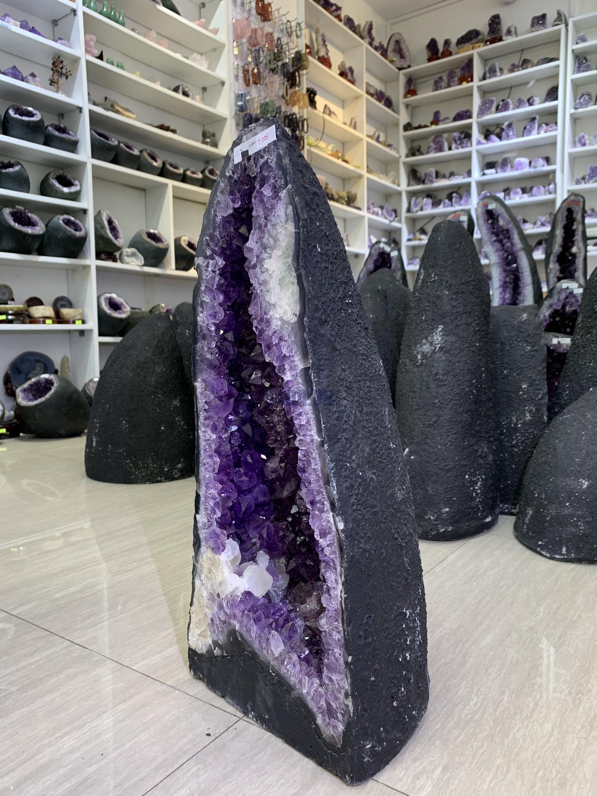 ĐỘNG THẠCH ANH TÍM BRAZIL (T205), KL: 19,8KG – KT: 49*20*17CM | CADA DECOR ĐỘNG THẠCH ANH TÍM BRAZIL (T205), KL: 19,8KG – KT: 49*20*17CM | CADA DECOR