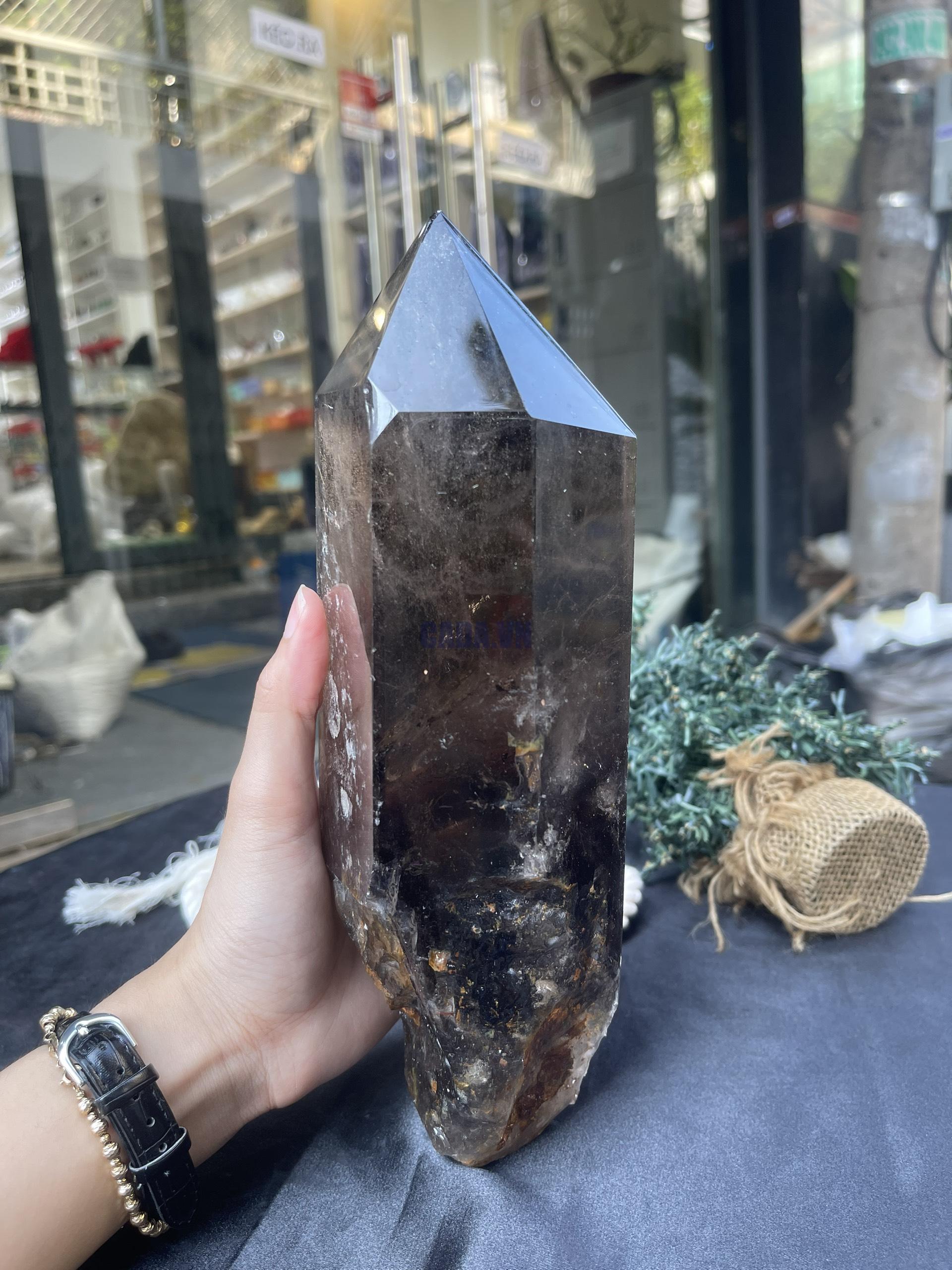 TRỤ THẠCH ANH KHÓI - SMOKY QUARTZ POINT (TAK24), KL:2,042KG, KT: 25*8,5CM