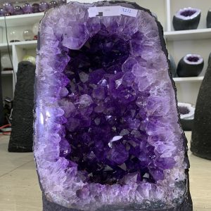 ĐỘNG THẠCH ANH TÍM BRAZIL (T222), KL: 9,31KG – KT: 38*19*15CM | CADA DECOR