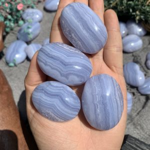 Palm Blue Lace Agate | Đá trang trí, sưu tầm, healing | CADA DECOR
