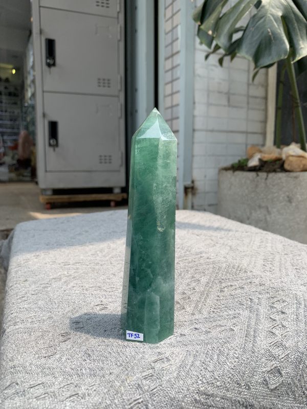 TRỤ ĐÁ FLUORITE MÀU XANH KT: 15,5*4CM, KL: 410GRAM (TF52)