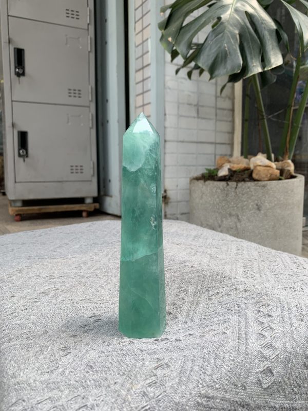 TRỤ ĐÁ FLUORITE MÀU XANH KT: 17*3,5CM, KL: 372GRAM (TF53)