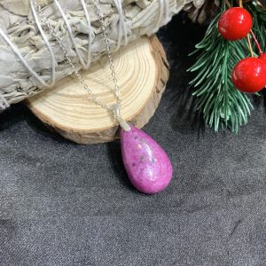 Dây chuyền bạc giọt nước Ruby in Zoisite | CADA DECOR