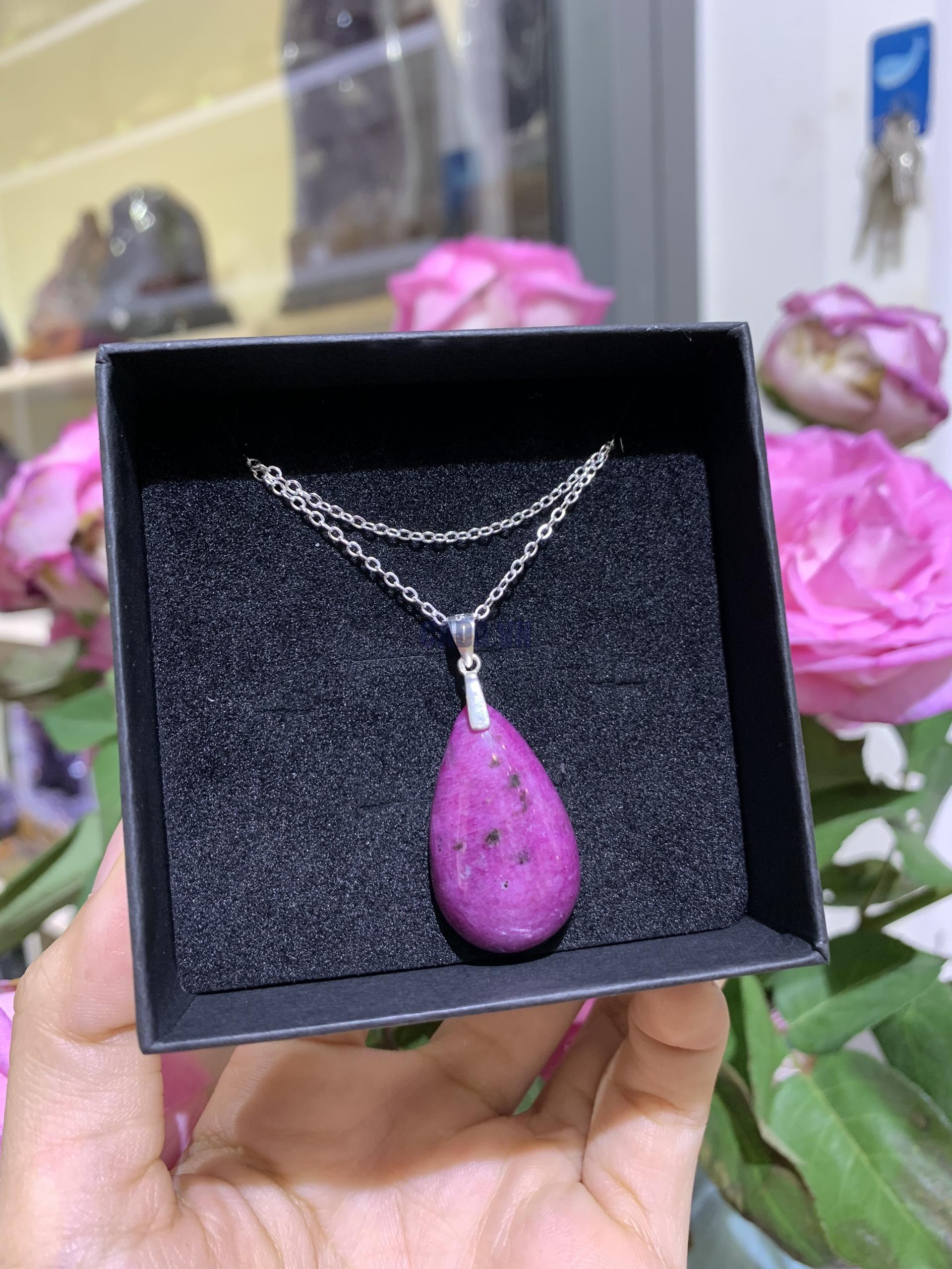 Dây chuyền bạc giọt nước Ruby in Zoisite | CADA DECOR