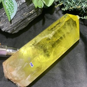 TRỤ THẠCH ANH VÀNG – KT: 21*7,5CM, KL: 1,496KG (TK104)