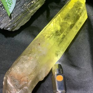 TRỤ THẠCH ANH VÀNG – KT: 25*7CM, KL: 1,416KG (TK106)