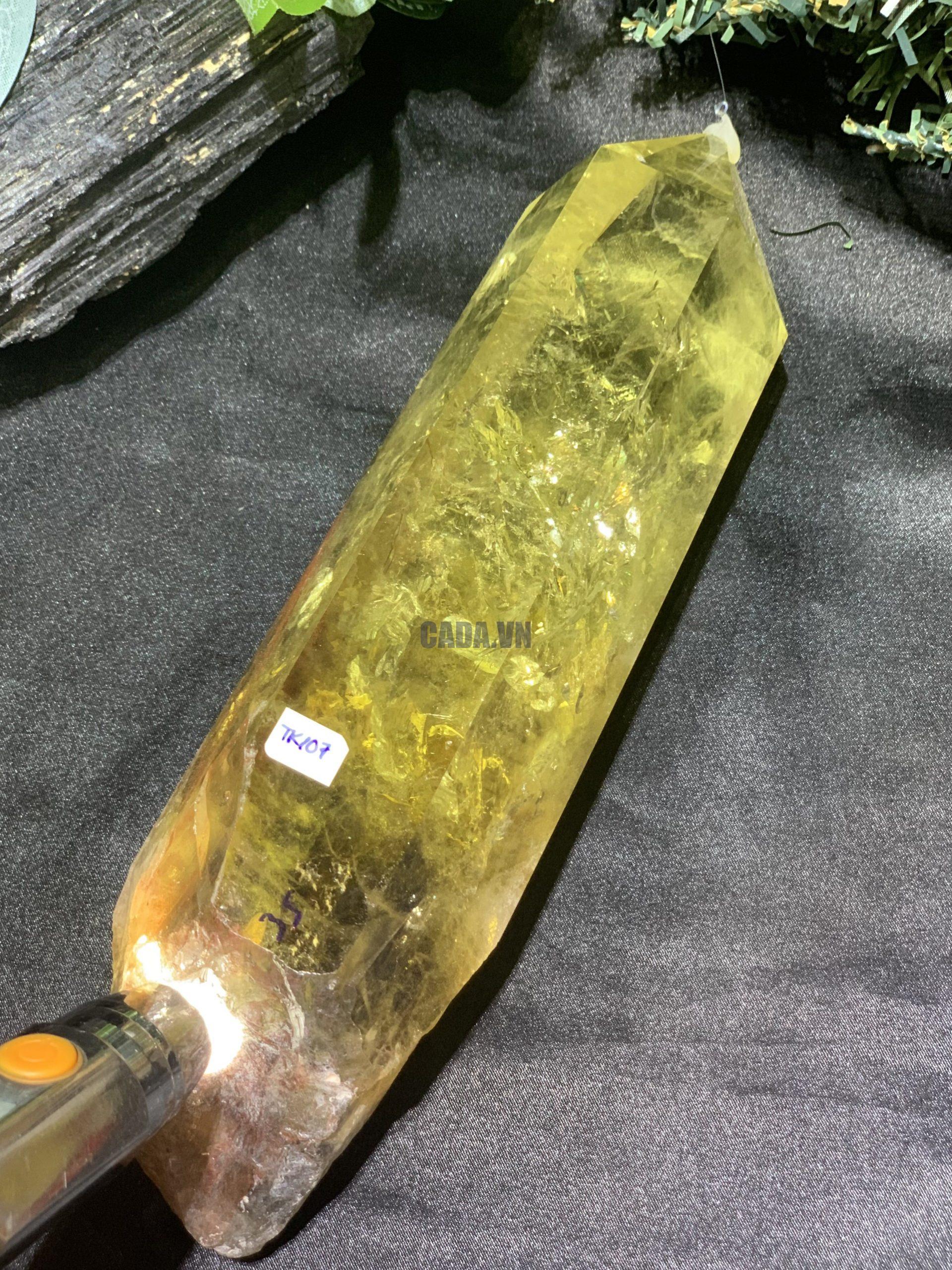 TRỤ THẠCH ANH VÀNG – KT: 22*6CM, KL: 1,126KG (TK107) TRỤ THẠCH ANH VÀNG – KT: 22*6CM, KL: 1,126KG (TK107)