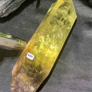 TRỤ THẠCH ANH VÀNG – KT: 22*6CM, KL: 1,126KG (TK107)