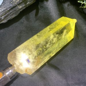 TRỤ THẠCH ANH VÀNG – KT: 15*5,5CM, KL: 0,544KG (TK85)