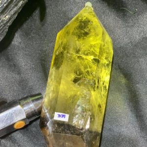 TRỤ THẠCH ANH VÀNG – KT: 15,5*6CM, KL: 0,664KG (TK89)