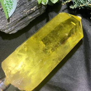 TRỤ THẠCH ANH VÀNG – KT: 20*7,5CM, KL: 1,556KG (TK97)