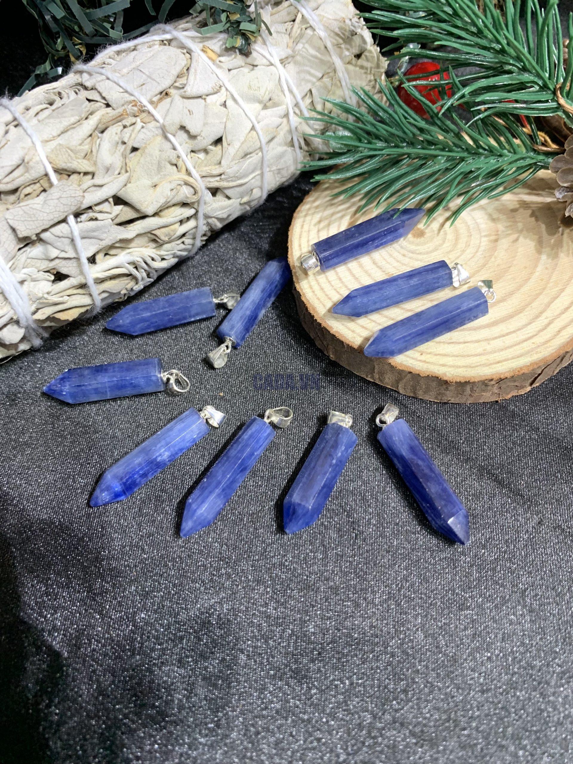 Mặt dây hình trụ đá Blue Kyanite | CADA DECOR