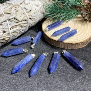 Mặt dây hình trụ đá Blue Kyanite | CADA DECOR