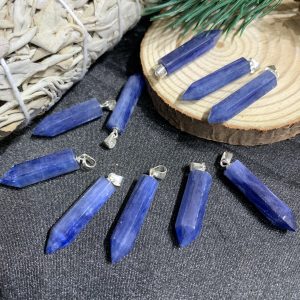 Mặt dây hình trụ đá Blue Kyanite | CADA DECOR