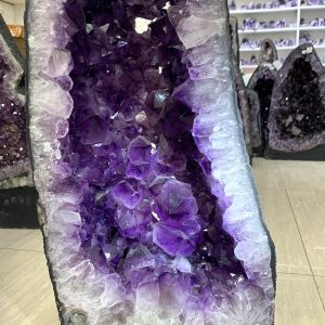 ĐỘNG THẠCH ANH TÍM BRAZIL (T233), KL: 43,86KG – KT: 69*24*22CM | CADA DECOR